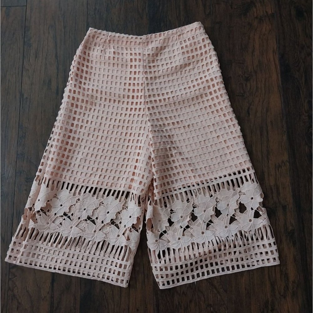ZOE Endless Rose Blush Pink Cropped Crochet Culotte Pants. - Picture 2 of 12